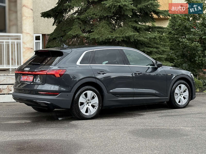 Внедорожник / Кроссовер Audi e-tron 2021 в Тернополе