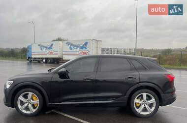 Позашляховик / Кросовер Audi e-tron 2023 в 