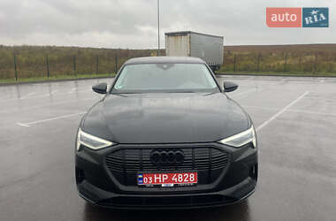 Позашляховик / Кросовер Audi e-tron 2023 в 