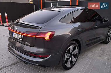 Внедорожник / Кроссовер Audi e-tron 2021 в 