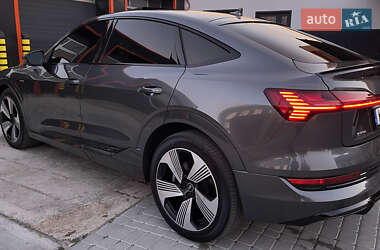 Внедорожник / Кроссовер Audi e-tron 2021 в 