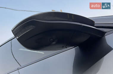 Внедорожник / Кроссовер Audi e-tron 2021 в 