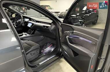 Внедорожник / Кроссовер Audi e-tron 2020 в 