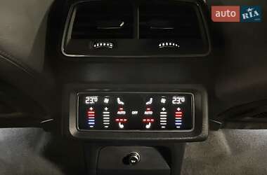 Внедорожник / Кроссовер Audi e-tron 2020 в 