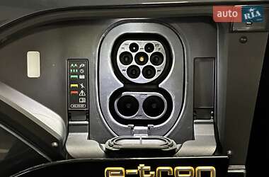 Внедорожник / Кроссовер Audi e-tron 2020 в 