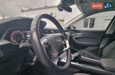Внедорожник / Кроссовер Audi e-tron 2020 в 