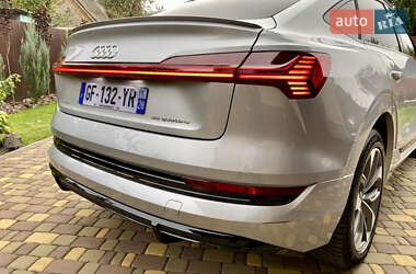 Внедорожник / Кроссовер Audi e-tron 2021 в 
