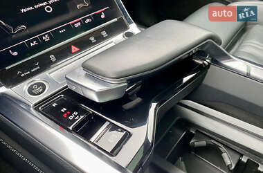 Внедорожник / Кроссовер Audi e-tron 2021 в 