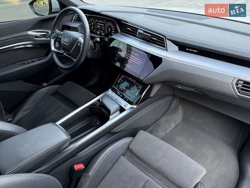 Позашляховик / Кросовер Audi e-tron 2020 в Ужгороді