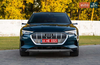 Позашляховик / Кросовер Audi e-tron 2019 в 