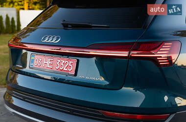 Позашляховик / Кросовер Audi e-tron 2019 в 