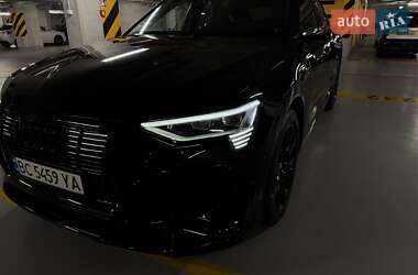 Внедорожник / Кроссовер Audi e-tron 2020 в 
