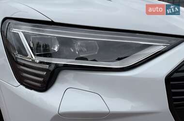 Позашляховик / Кросовер Audi e-tron 2021 в 