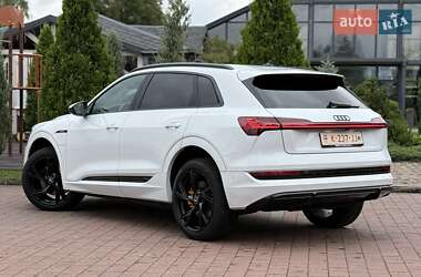 Позашляховик / Кросовер Audi e-tron 2021 в 