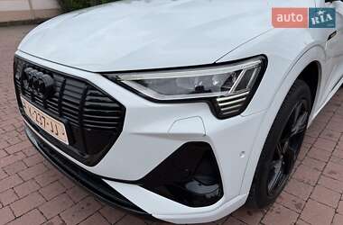 Позашляховик / Кросовер Audi e-tron 2021 в 