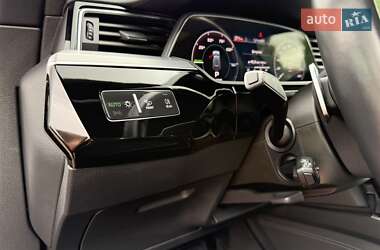 Позашляховик / Кросовер Audi e-tron 2021 в 