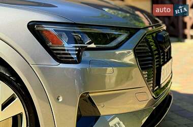 Внедорожник / Кроссовер Audi e-tron 2020 в 