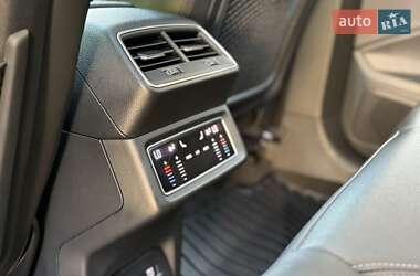 Внедорожник / Кроссовер Audi e-tron 2020 в 
