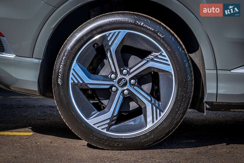 Позашляховик / Кросовер Audi e-tron 2023 в Києві