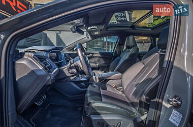 Позашляховик / Кросовер Audi e-tron 2023 в 