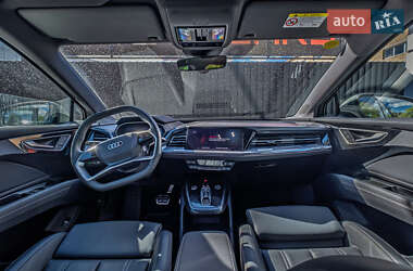 Позашляховик / Кросовер Audi e-tron 2023 в 