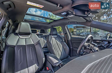 Позашляховик / Кросовер Audi e-tron 2023 в 
