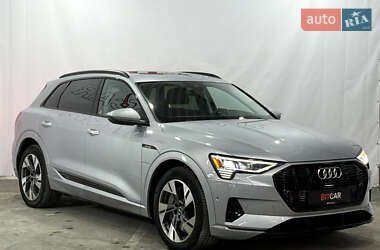 Внедорожник / Кроссовер Audi e-tron 2021 в 