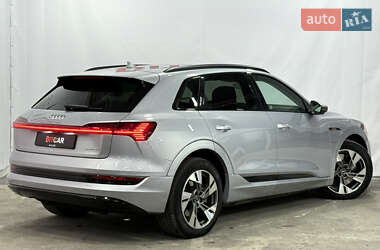 Внедорожник / Кроссовер Audi e-tron 2021 в 