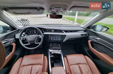 Позашляховик / Кросовер Audi e-tron 2020 в 