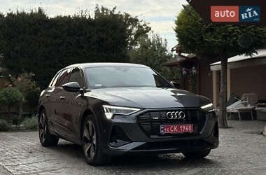 Внедорожник / Кроссовер Audi e-tron 2022 в 