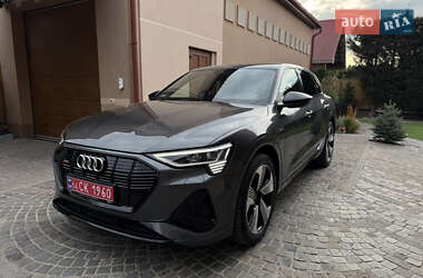 Внедорожник / Кроссовер Audi e-tron 2022 в 