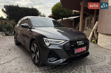 Внедорожник / Кроссовер Audi e-tron 2022 в 