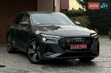 Внедорожник / Кроссовер Audi e-tron 2022 в 