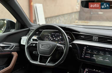 Внедорожник / Кроссовер Audi e-tron 2022 в 