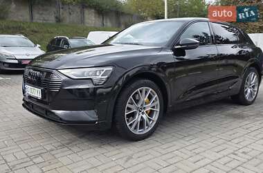 Внедорожник / Кроссовер Audi e-tron 2020 в 