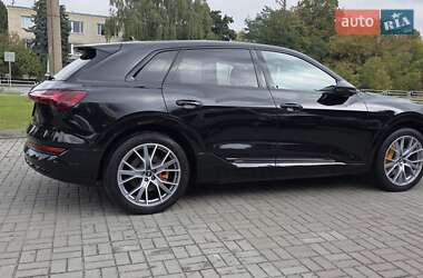 Внедорожник / Кроссовер Audi e-tron 2020 в 