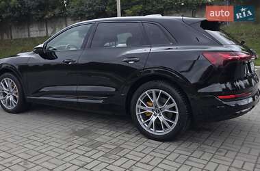 Внедорожник / Кроссовер Audi e-tron 2020 в 