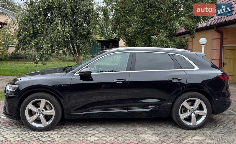 Позашляховик / Кросовер Audi e-tron 2019 в Володимирі