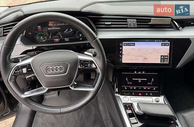 Позашляховик / Кросовер Audi e-tron 2019 в 