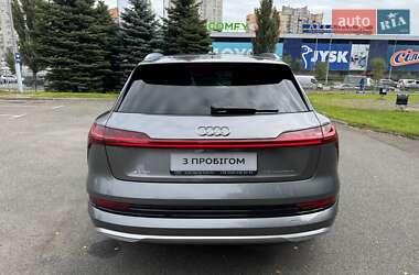 Позашляховик / Кросовер Audi e-tron 2020 в 