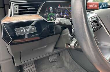Позашляховик / Кросовер Audi e-tron 2020 в 