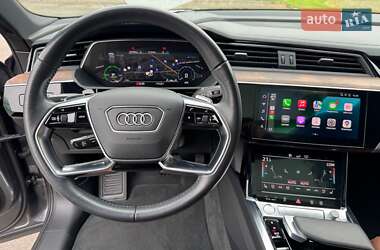 Позашляховик / Кросовер Audi e-tron 2020 в 