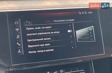 Позашляховик / Кросовер Audi e-tron 2020 в 