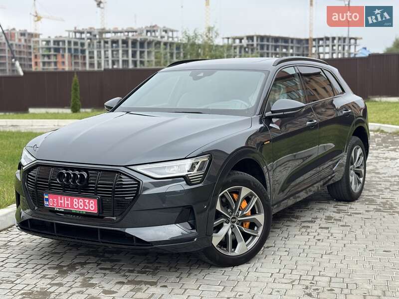 Позашляховик / Кросовер Audi e-tron 2021 в 