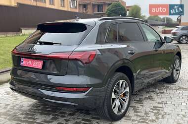 Позашляховик / Кросовер Audi e-tron 2021 в 