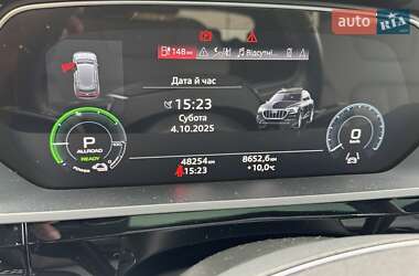 Позашляховик / Кросовер Audi e-tron 2021 в 