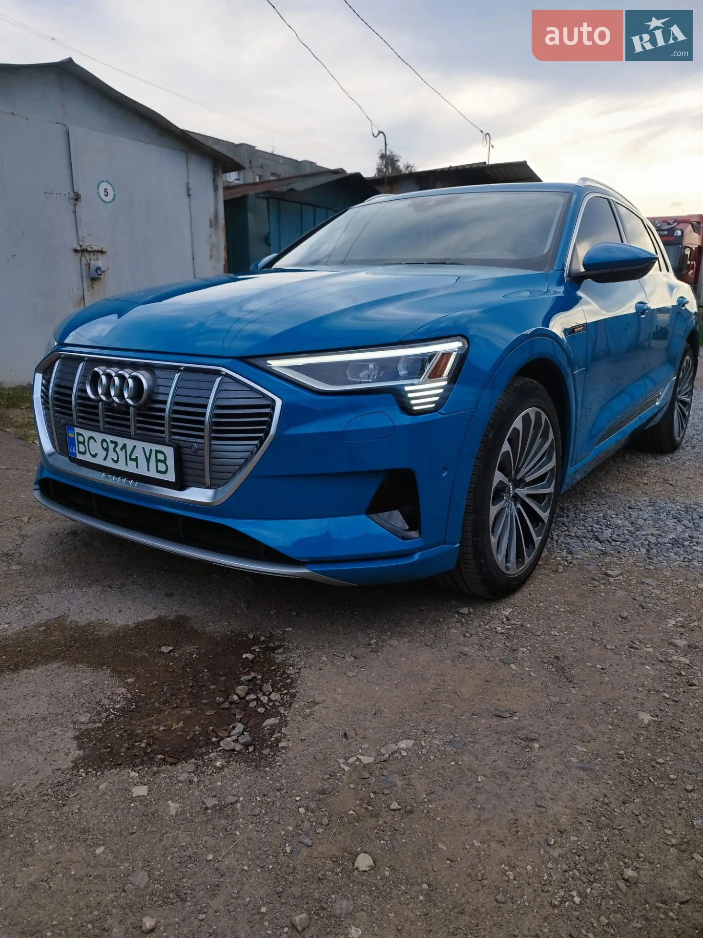 2019 Audi e-tron - мініатюра 2
