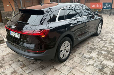 Внедорожник / Кроссовер Audi e-tron 2021 в 
