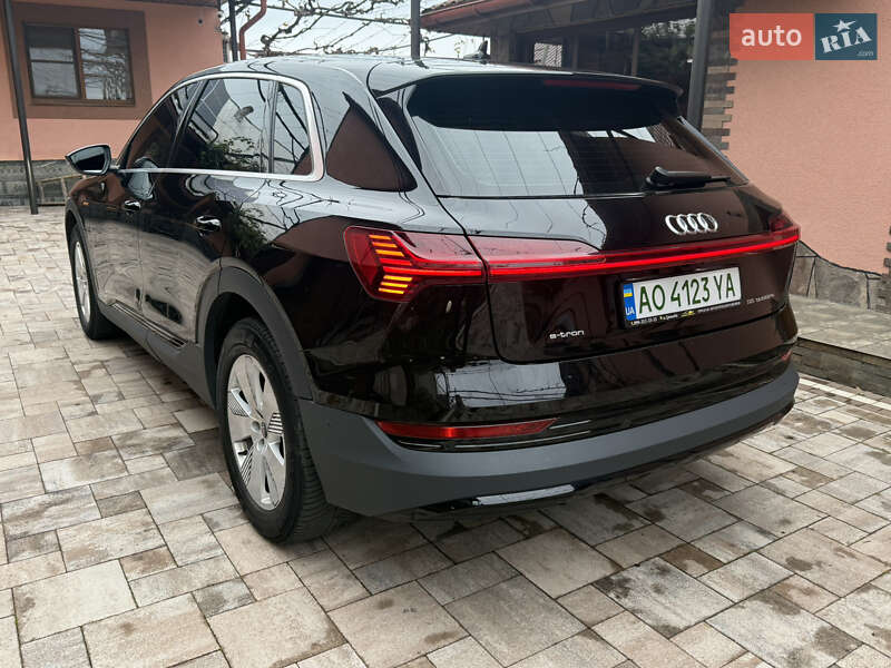 Внедорожник / Кроссовер Audi e-tron 2021 в Иршаве