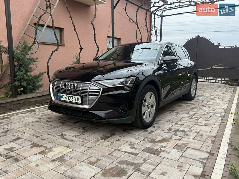 Внедорожник / Кроссовер Audi e-tron 2021 в Иршаве
